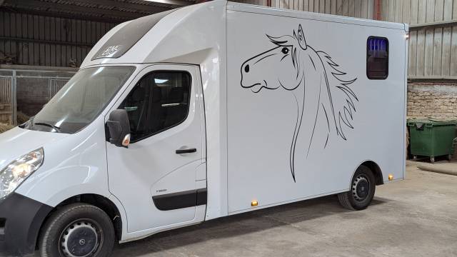 Furgoneta para caballos Cavalcar Opel Movano 2020 De segunda mano