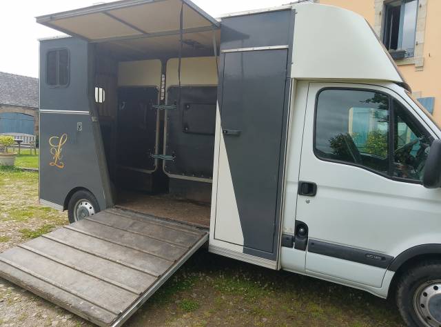Furgoneta para caballos Renault Master 2007 De segunda mano