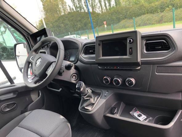Furgoneta para caballos AP Petit Renault Master AP PETIT 2022 De segunda mano
