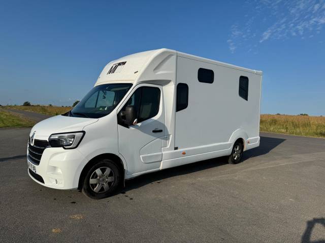 Furgoneta para caballos MTM RENAULT MASTER 2022 De segunda mano