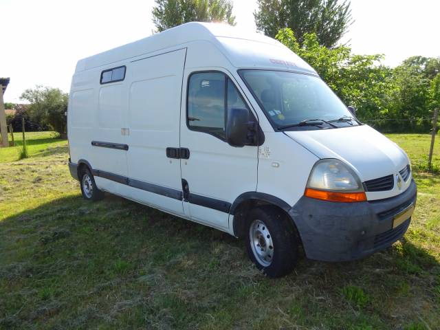 Furgoneta para caballos Renault master L3H3 2006 De segunda mano