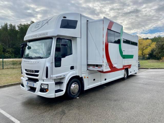 Camión para caballos Iveco IVECO 0 De segunda mano