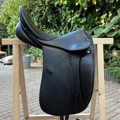 Montura Doma Clásica Stübben Maestoso de Luxe – 18”