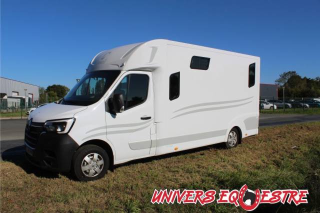 Furgoneta para caballos Renault  2023 De segunda mano