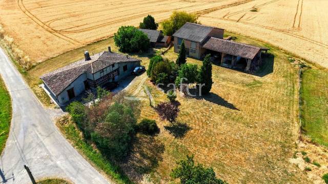 Explotaci&oacute;n av&iacute;cola En venta Tarn y Garona