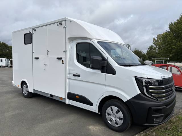 Furgoneta para caballos AP Petit Nissan interstar L3 2025 Nuevo