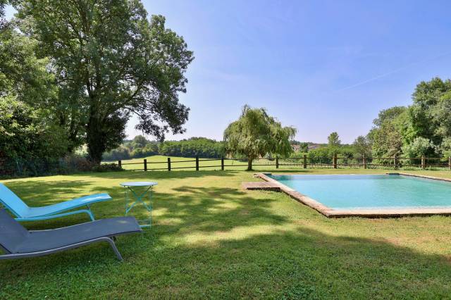 Bonita residencia ecuestre En venta Ain