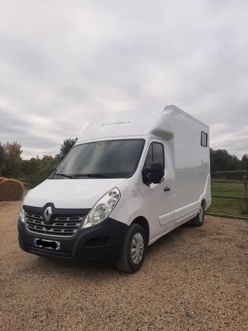 Furgoneta para caballos Renault Master III 2017 De segunda mano