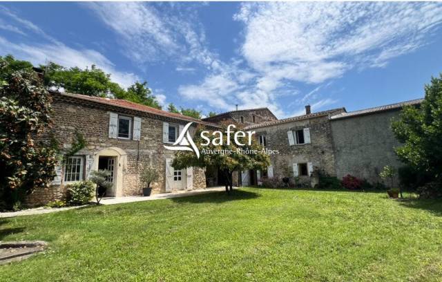 Propiedad rural En venta Drôme
