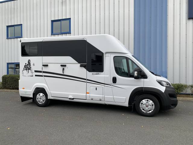 Furgoneta para caballos Barbot D5 2024 De segunda mano