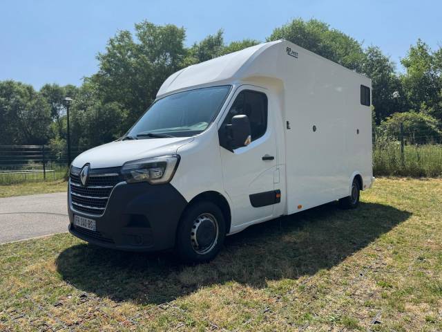 Furgoneta para caballos AP Petit Renault Master 2019 De segunda mano