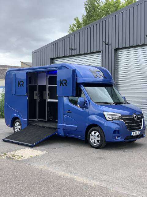 Furgoneta para caballos Krismar 3pstallion 2021 De segunda mano