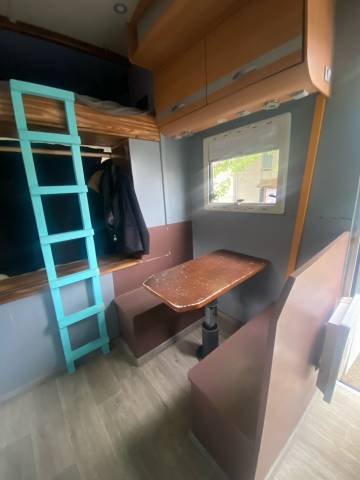 Cami&oacute;n para caballos Iveco Cursor 2000 De segunda mano