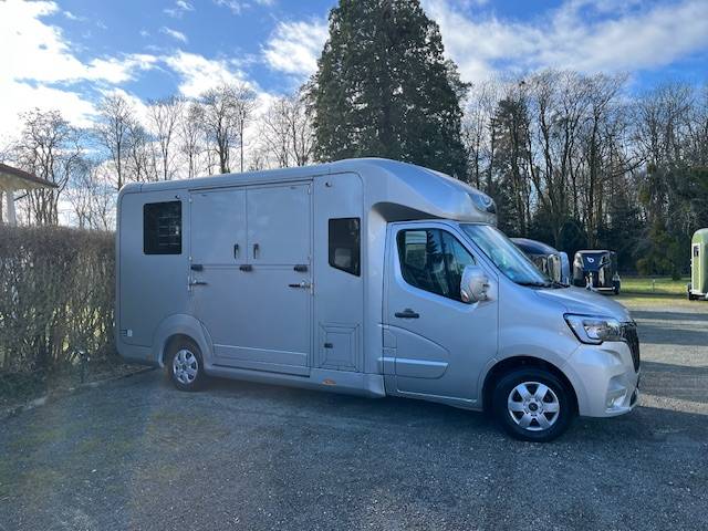 Furgoneta para caballos STX Master 2022 2022 De segunda mano