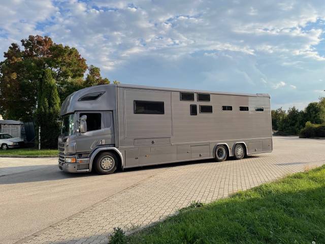 Cami&oacute;n para caballos Scania SCANIA 0 De segunda mano