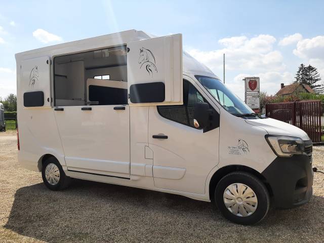 Furgoneta para caballos Renault Master 2020 De segunda mano