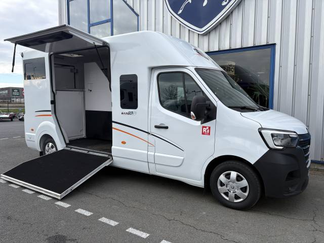 Furgoneta para caballos Barbot master 2024 De segunda mano