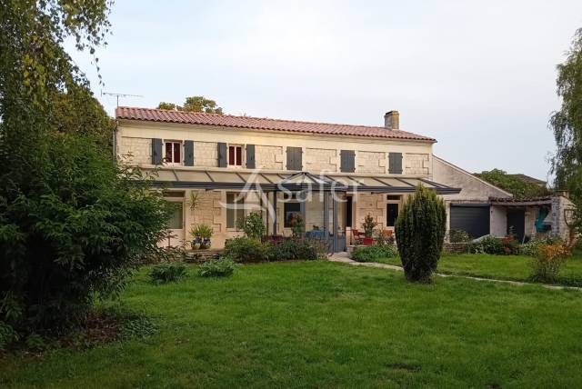 Propiedad ecuestre En venta Charente Mar&iacute;timo