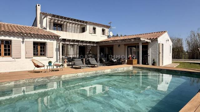 Bonita residencia ecuestre En venta Bocas del R&oacute;dano