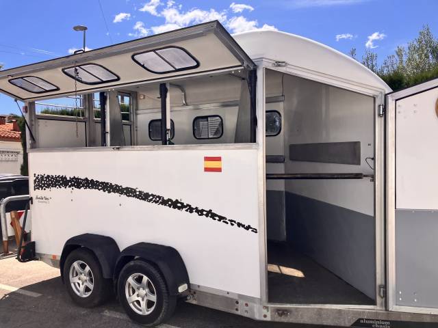 Van Bonilla 3 caballos 