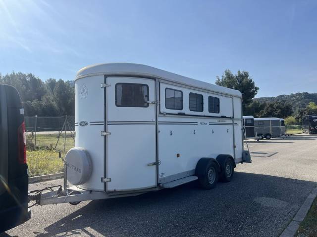 Van caballos Fautras  4 Caballos 2020 De segunda mano