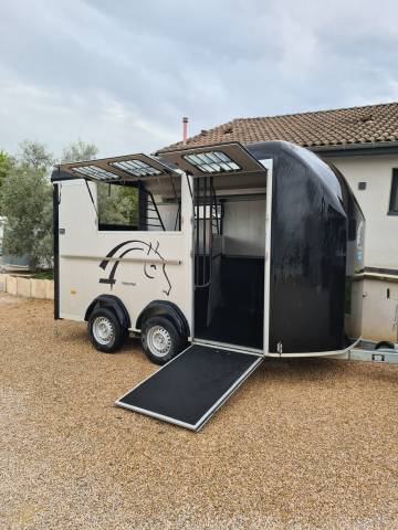 Van caballos Cheval Libert&eacute; Minimax 3 Caballos 2020 De segunda mano