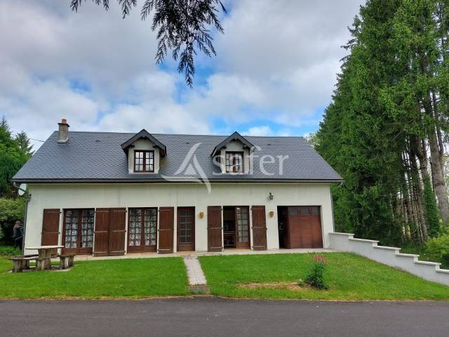 Explotaci&oacute;n agr&iacute;cola En venta Corr&egrave;ze