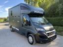 Furgoneta para caballos Peugeot PEUGEOT BOXER BLUEHDI 165 MSG STALLION LIGHT 2025 De segunda mano