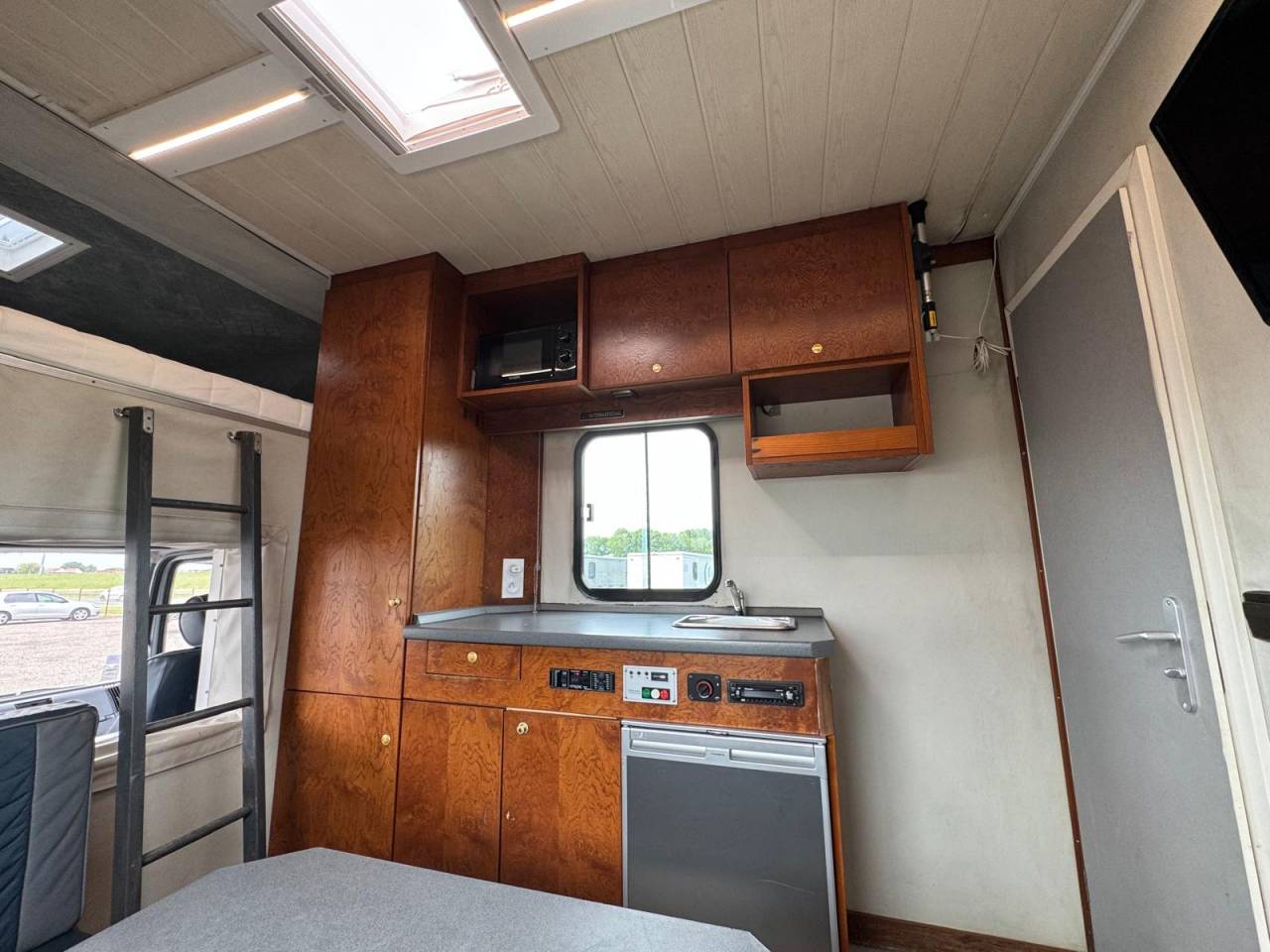 Cami&oacute;n para caballos Mercedes 15.280 2000 De segunda mano