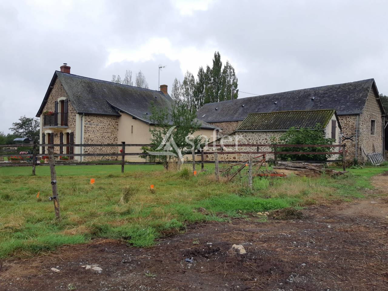 Explotaci&oacute;n ovina En venta Mayenne