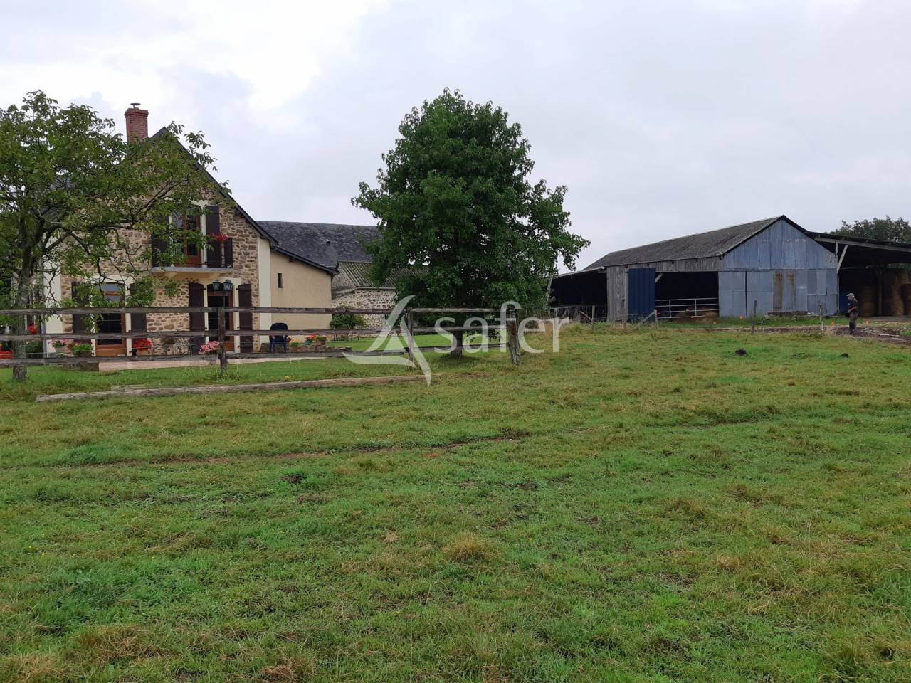 Explotaci&oacute;n ovina En venta Mayenne