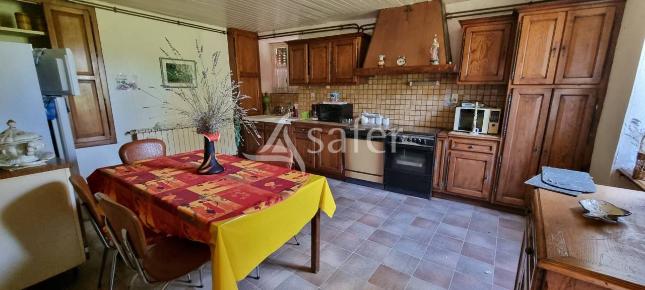 Explotaci&oacute;n agr&iacute;cola En venta Aveyron