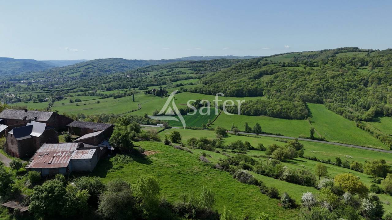 Explotaci&oacute;n agr&iacute;cola En venta Aveyron