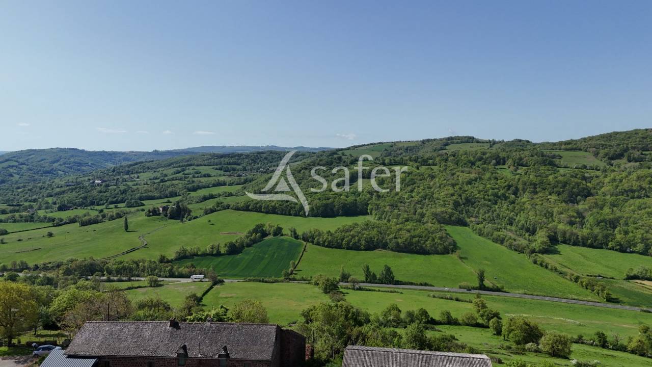 Explotaci&oacute;n agr&iacute;cola En venta Aveyron