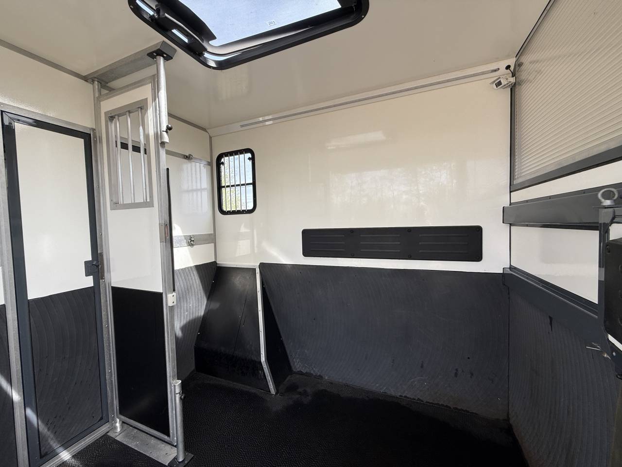 Furgoneta para caballos Renault Master 2022 De segunda mano