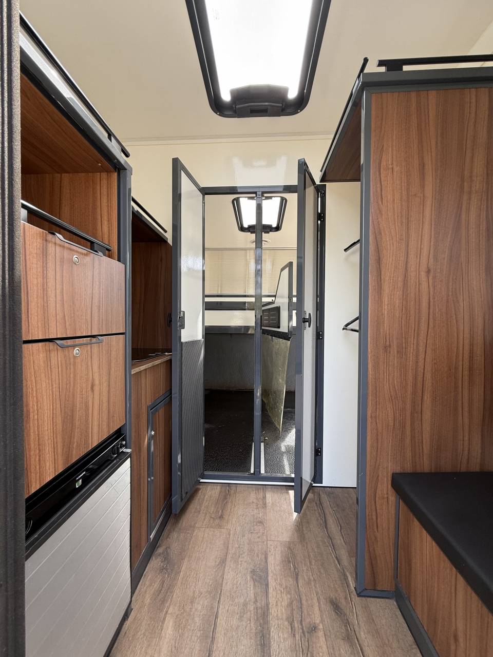 Furgoneta para caballos Renault Master 2022 De segunda mano
