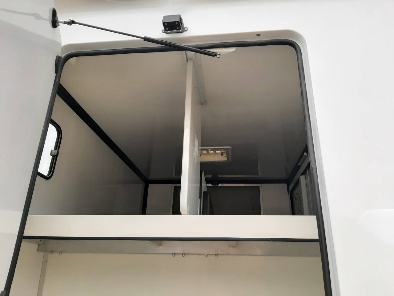 Furgoneta para caballos Renault Master 2016 De segunda mano