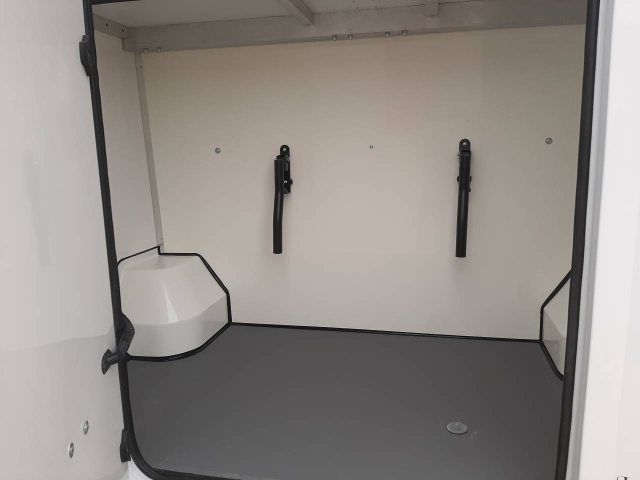 Furgoneta para caballos Renault Master 2016 De segunda mano
