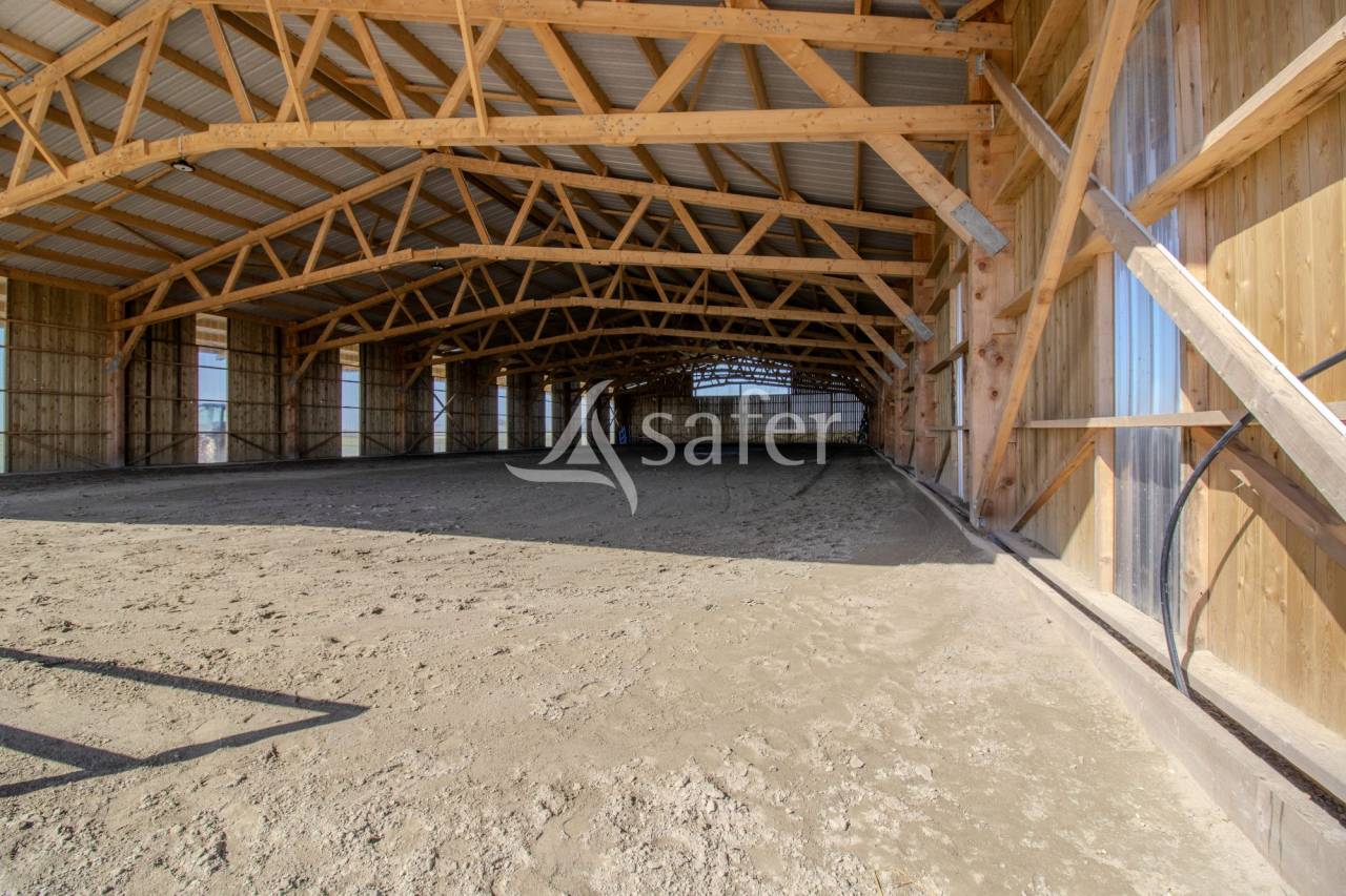 Propiedad ecuestre En venta Vend&eacute;e