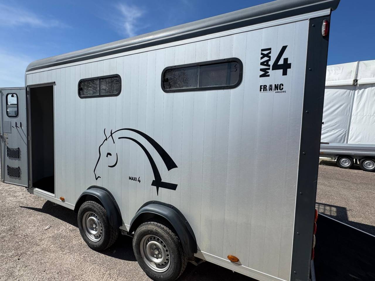 Van caballos Cheval Libert&eacute; MAXI 4  4 Caballos 2023 De segunda mano