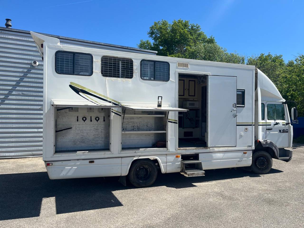 Cami&oacute;n para caballos Renault S150 Midliner 1995 De segunda mano