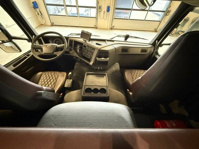 Cami&oacute;n para caballos Volvo MTM 2015 De segunda mano