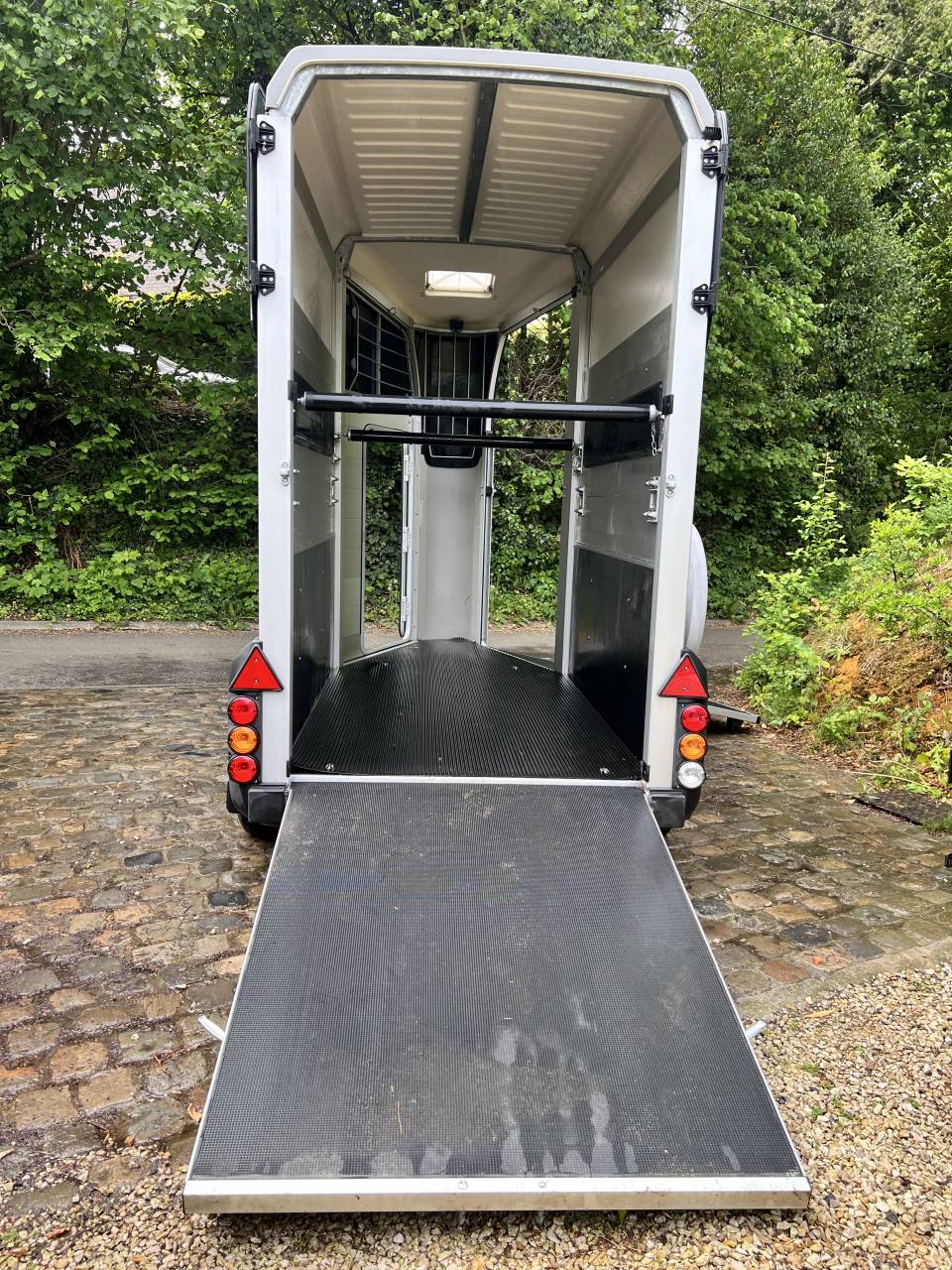 Van caballos Ifor Williams Hbx403 1,5 Caballos 2022 De segunda mano