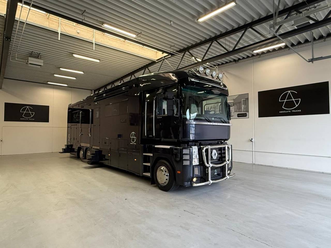 Cami&oacute;n para caballos Renault STX/magnum 2011 De segunda mano