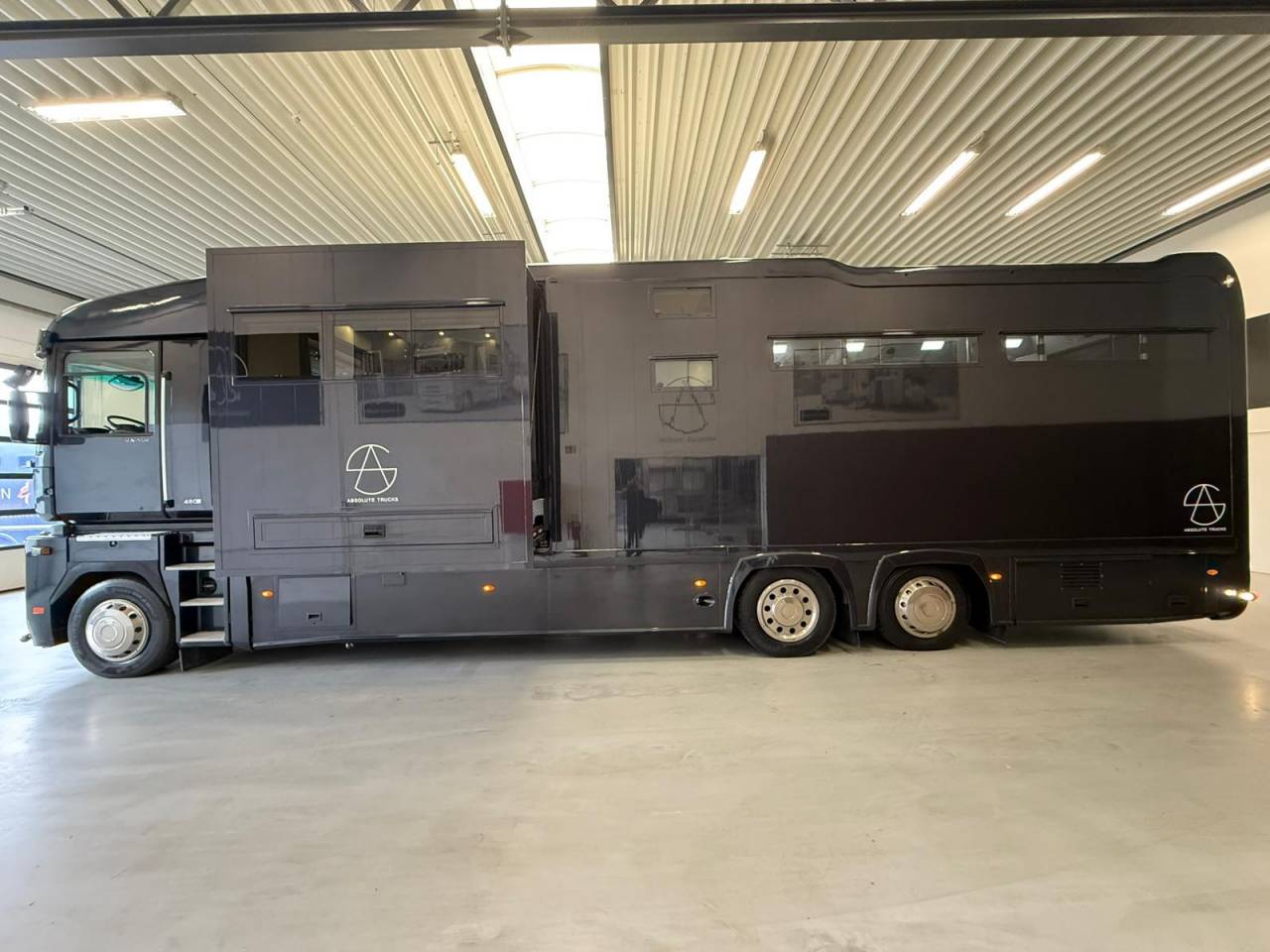 Cami&oacute;n para caballos Renault STX/magnum 2011 De segunda mano