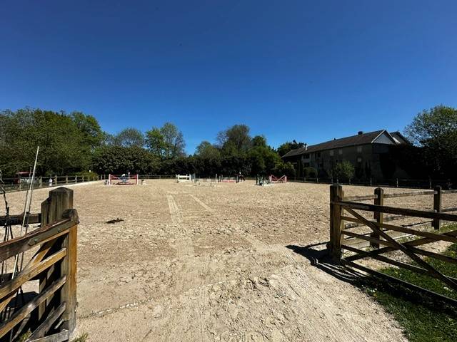 Bonita residencia ecuestre En venta Ain