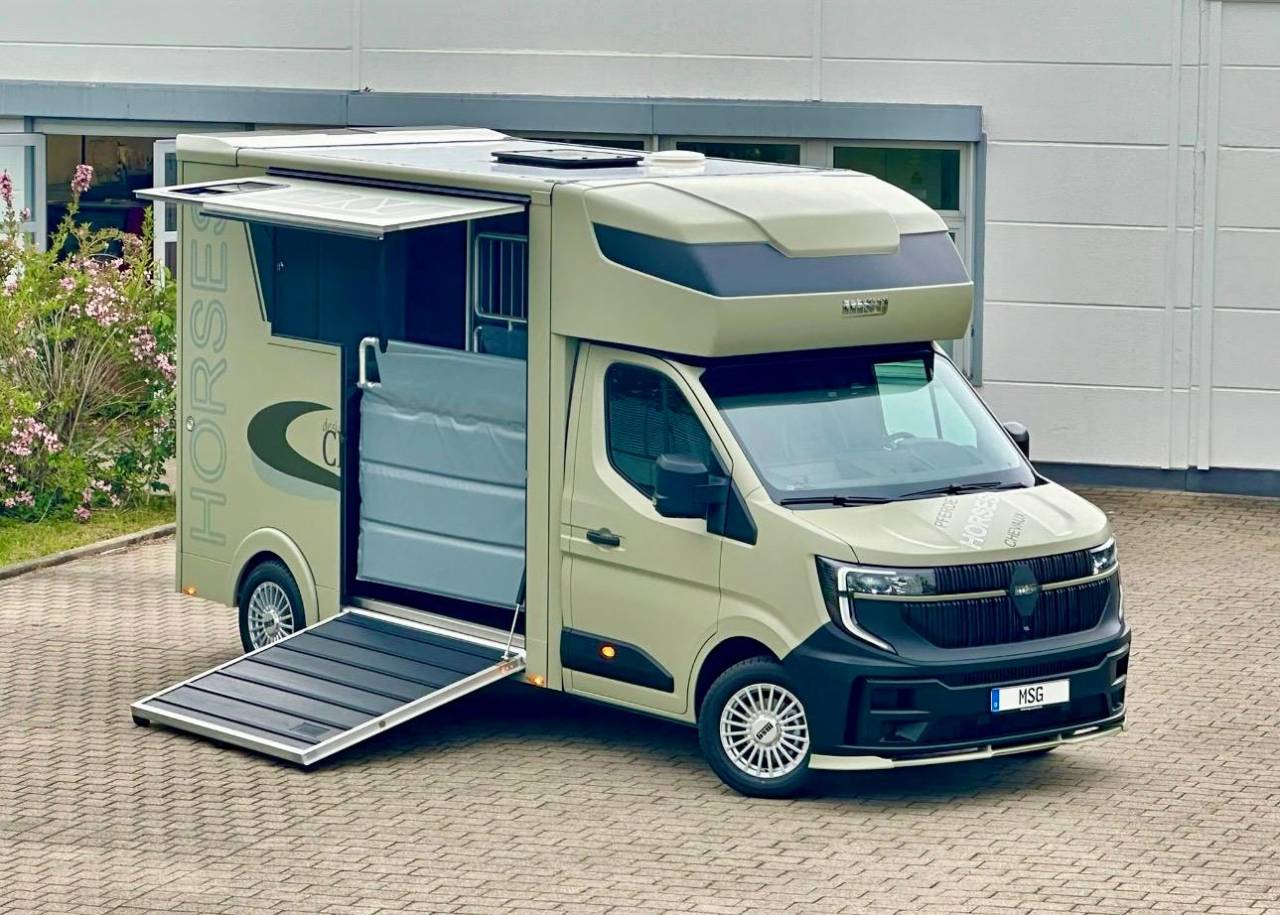 Furgoneta para caballos Renault RENAULT 0 Nuevo