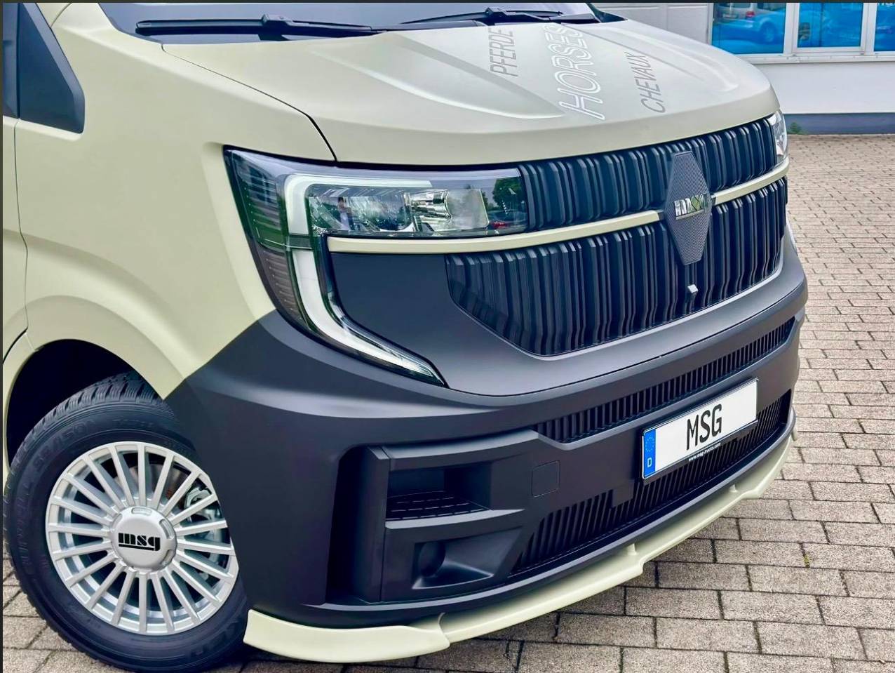 Furgoneta para caballos Renault RENAULT 0 Nuevo