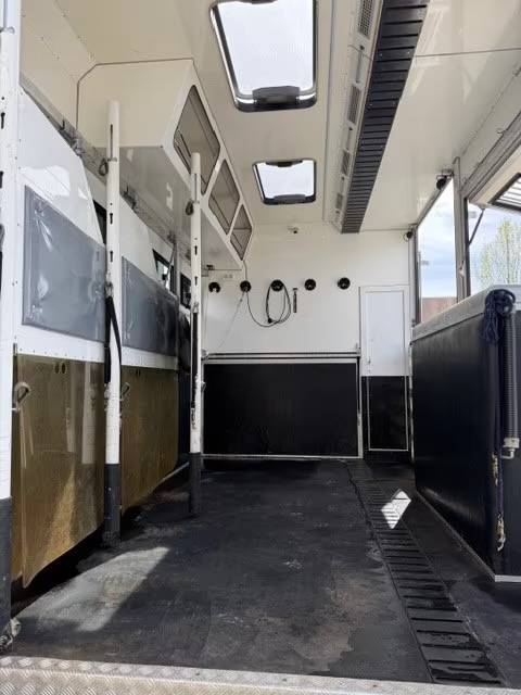 Cami&oacute;n para caballos Man MAN 0 De segunda mano