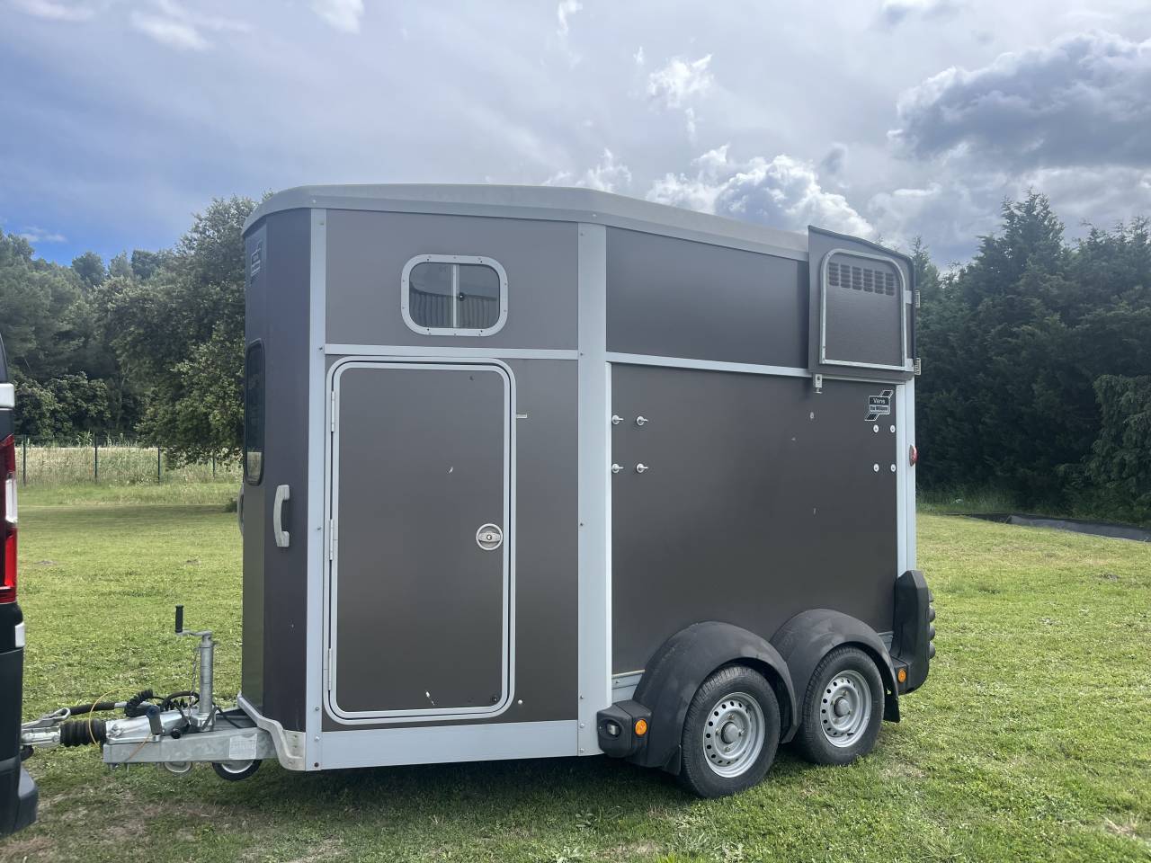 Van caballos Ifor Williams  2 Caballos 2018 De segunda mano